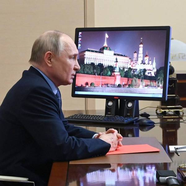 Ein von der staatlichen russischen Nachrichtenagentur Sputnik veröffentlichtes Bild zeigt Wladimir Putin, Präsident von Russland, während einer Sitzung mit Mitgliedern des Sicherheitsrates.