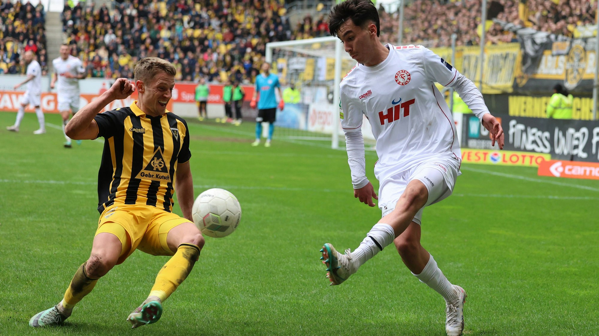 Alemannia Aachen vs. Fortuna Köln Spielfotos 30.03.2024 Fußball, 27. Spieltag Regionalliga West Saison 2023/2024: TSV Alemannia Aachen gegen SC Fortuna Köln am 30. März 2024 im Tivoli Stadion in Aachen Nordrhein-Westfalen / Deutschland / GER. *** Alemannia Aachen vs Fortuna Köln Match Photos 30 03 2024 Soccer, Matchday 27 Regionalliga West Season 2023 2024 TSV Alemannia Aachen vs SC Fortuna Köln on March 30, 2024 at Tivoli Stadium in Aachen Nordrhein Westfalen Germany GER