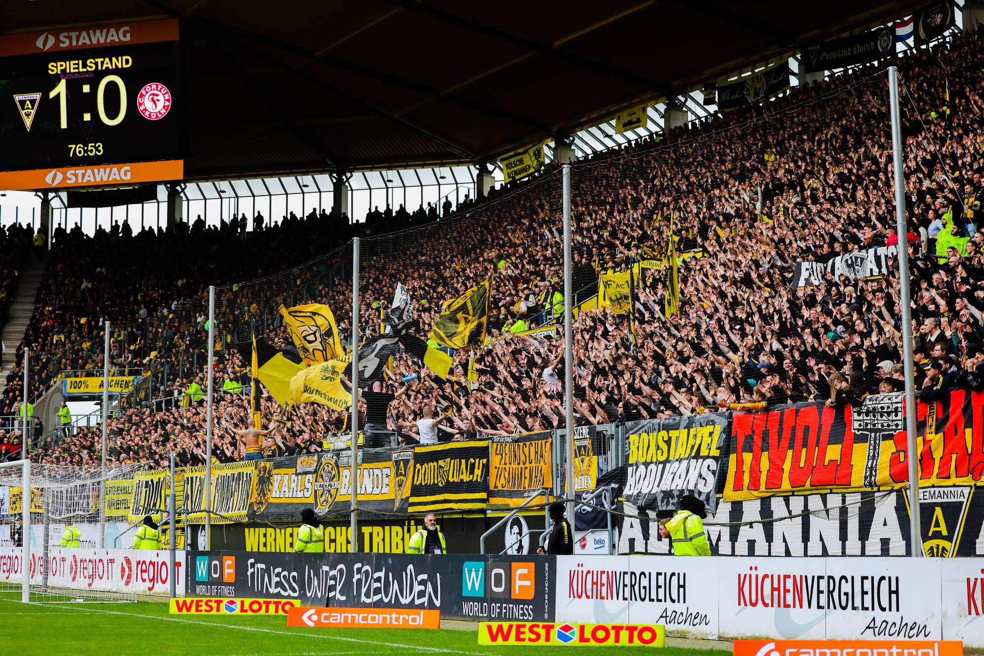 Alemannia Aachen vs. Fortuna Köln Spielfotos 30.03.2024 Fußball, 27. Spieltag Regionalliga West Saison 2023/2024: TSV Alemannia Aachen gegen SC Fortuna Köln am 30. März 2024 im Tivoli Stadion in Aachen Nordrhein-Westfalen / Deutschland / GER. *** Alemannia Aachen vs Fortuna Köln Match Photos 30 03 2024 Soccer, Matchday 27 Regionalliga West Season 2023 2024 TSV Alemannia Aachen vs SC Fortuna Köln on March 30, 2024 at Tivoli Stadium in Aachen Nordrhein Westfalen Germany GER