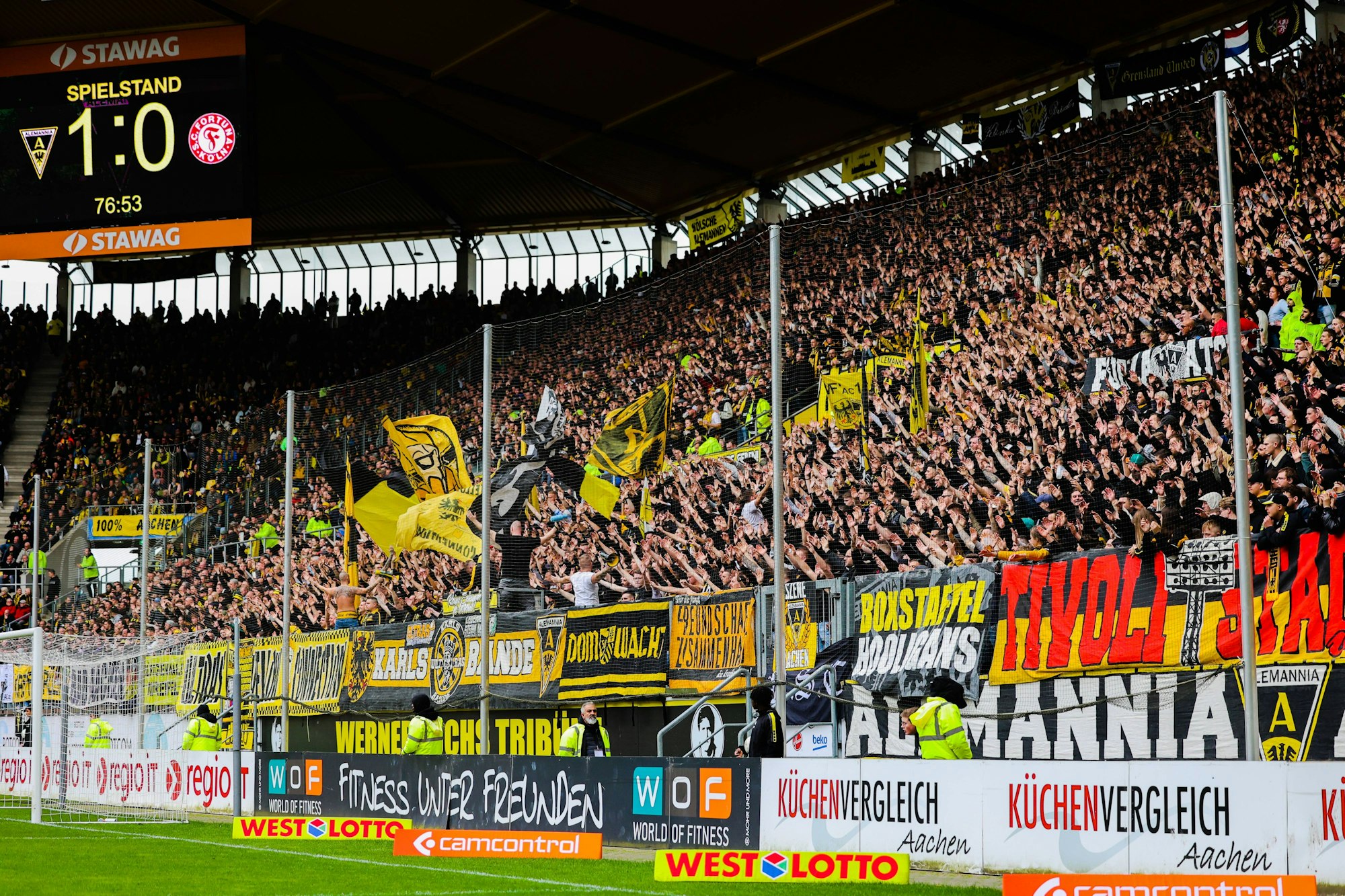Alemannia Aachen vs. Fortuna Köln Spielfotos 30.03.2024 Fußball, 27. Spieltag Regionalliga West Saison 2023/2024: TSV Alemannia Aachen gegen SC Fortuna Köln am 30. März 2024 im Tivoli Stadion in Aachen Nordrhein-Westfalen / Deutschland / GER. *** Alemannia Aachen vs Fortuna Köln Match Photos 30 03 2024 Soccer, Matchday 27 Regionalliga West Season 2023 2024 TSV Alemannia Aachen vs SC Fortuna Köln on March 30, 2024 at Tivoli Stadium in Aachen Nordrhein Westfalen Germany GER