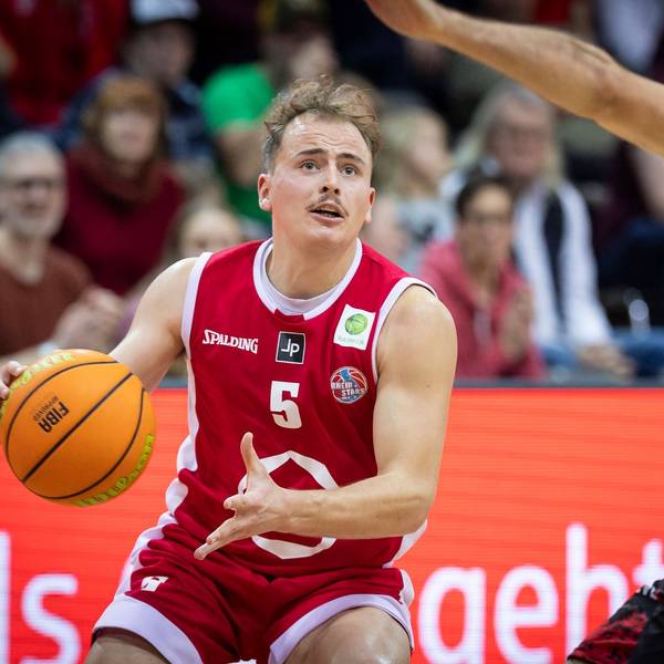 Basketball ProB Nord, Bayer Giants Leverkusen vs. Rheinstars Köln, 23.12.23 Rupert Hennen RheinStars Koeln 5 Leverkusen, 23.12.23 - Basketball ProB Nord, Bayer Giants Leverkusen vs. Rheinstars Köln *** Basketball ProB North, Bayer Giants Leverkusen vs Rheinstars Cologne, 23 12 23 Rupert Hennen RheinStars Koeln 5 Leverkusen, 23 12 23 Basketball ProB North, Bayer Giants Leverkusen vs Rheinstars Cologne Copyright: xBEAUTIFULxSPORTS/AxelxKohringx