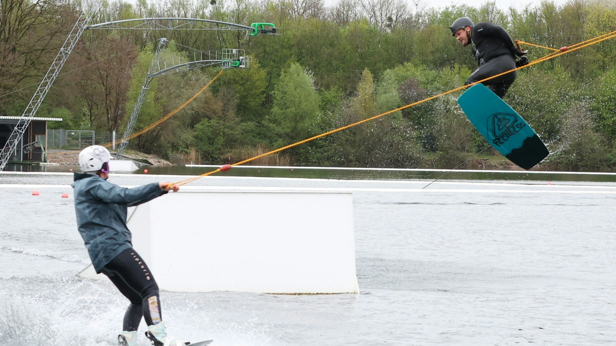 Saisonstart im Wake Club Cologne, der neuen Wasserskianlage am Rather See