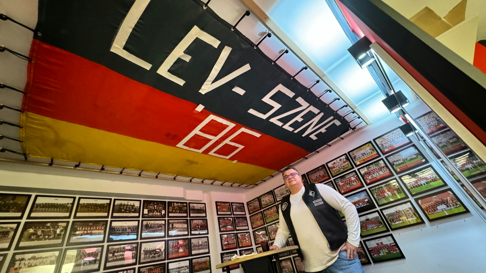 Vor dem Bayer 04