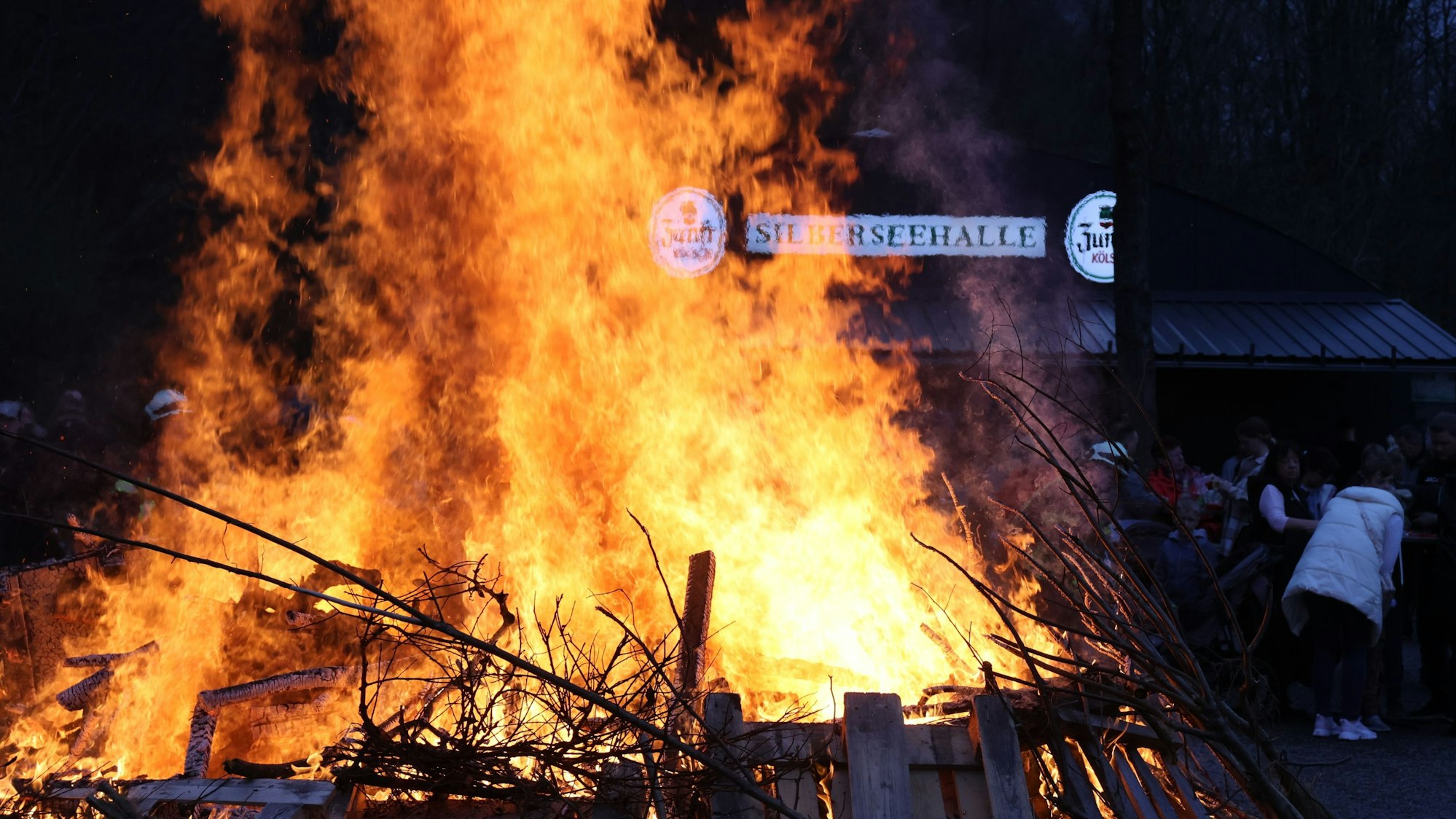 Bild eines Osterfeuers