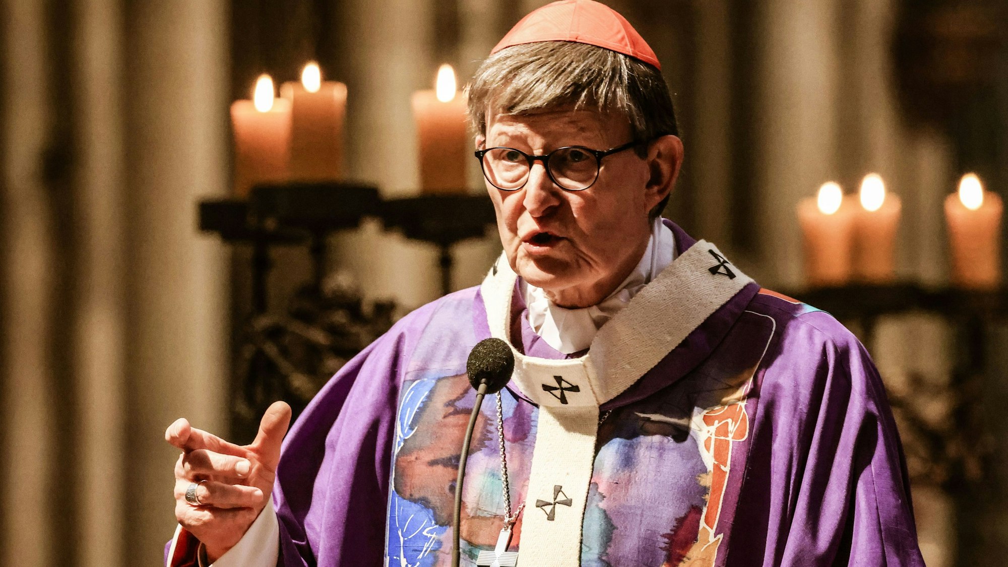 Kardinal Rainer Woelki, hier am Aschermittwoch im Kölner Dom, bekommt einen neuen Mediendirektor.