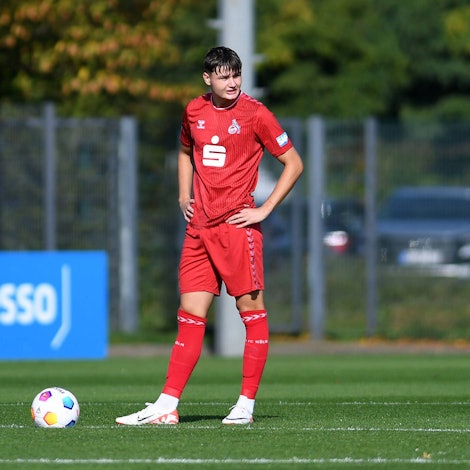 30.09.2023, Dortmund, Germany, Jugendstadion Hohenbuschei, Borussia Dortmund vs 1. FC Koeln - U-19-Bundeliga West, Jaka Cuber-Potocnik 1. FC Koeln schaut Foto Ralf Treese Dortmund Jugendstadion Hohenbuschei North Rhine-Westphalia Germany *** 30 09 2023, Dortmund, Germany, Jugendstadion Hohenbuschei, Borussia Dortmund vs 1 FC Koeln U 19 Bundeliga West, Jaka Cuber Potocnik 1 FC Koeln looks photo Ralf Treese Dortmund Jugendstadion Hohenbuschei North Rhine Westphalia Germany / 521_BVBKOE20230930_003 / Treese-521