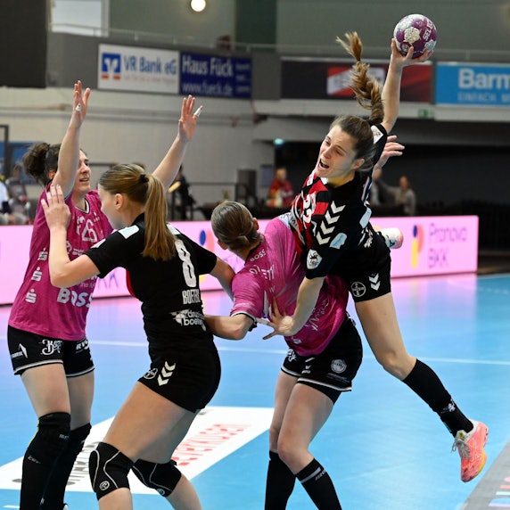 21.01.2024,Handball-Bayer Leverkusen-Metzingen
rechts: Mariana Lopes (Bayer)
Foto: Uli Herhaus