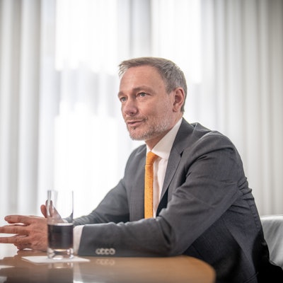 Christian Lindner (FDP), Bundesminister der Finanzen, aufgenommen bei einem Interview im Bundesfinanzministerium. (Archiv)