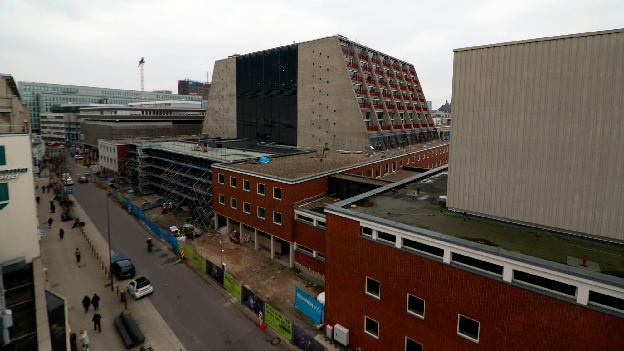 Blick auf die Baustelle am Offenbachplatz.