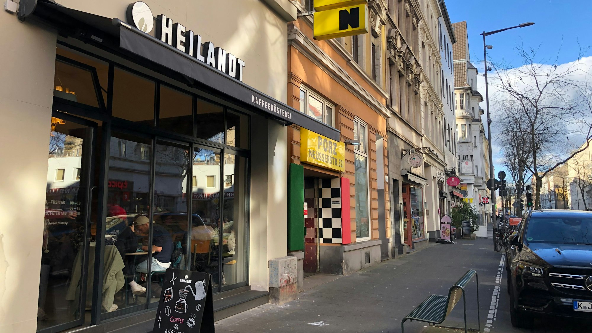 Außenansicht des neuen Heilandt-Cafés auf der Neusser Straße in Nippes