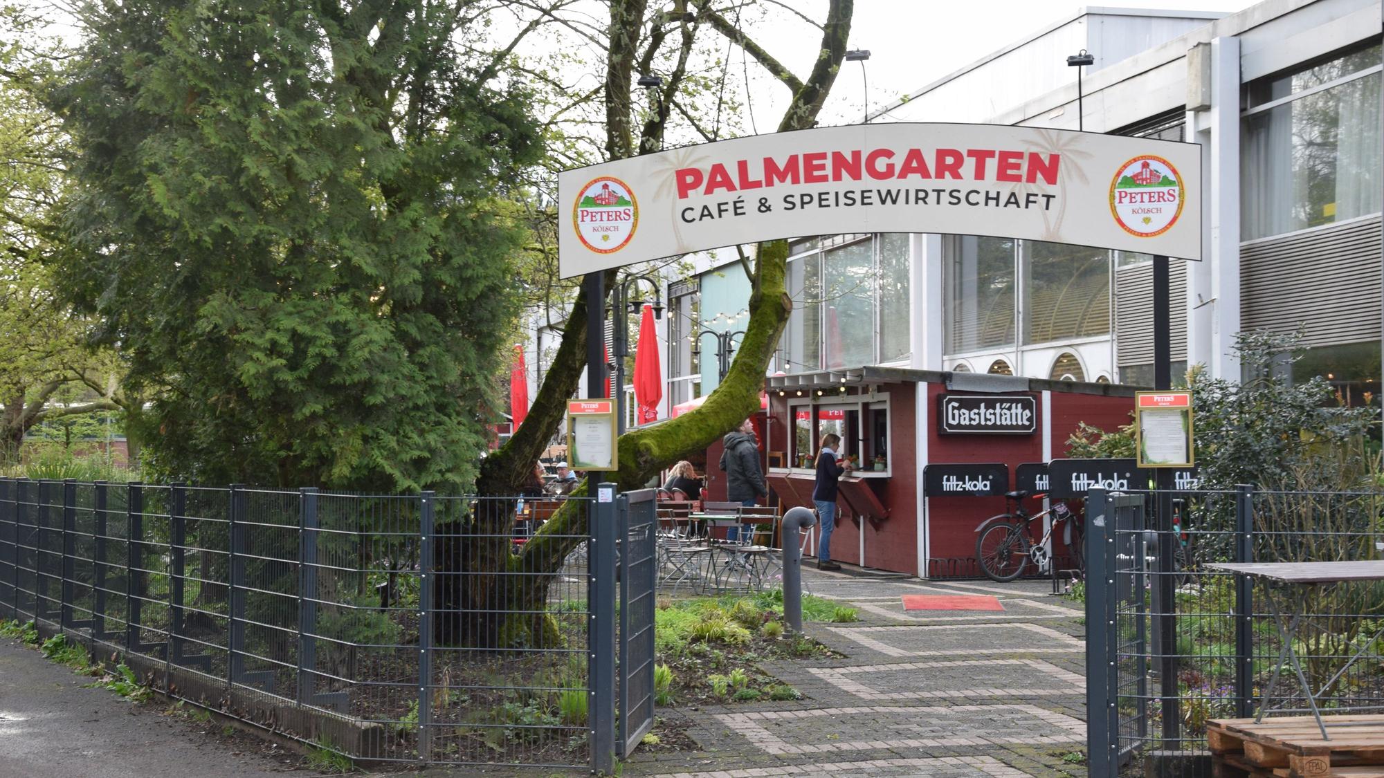 Eröffnung des „Palmengarten“ war am 1. April. Unser Bild zeigt den Eingang.