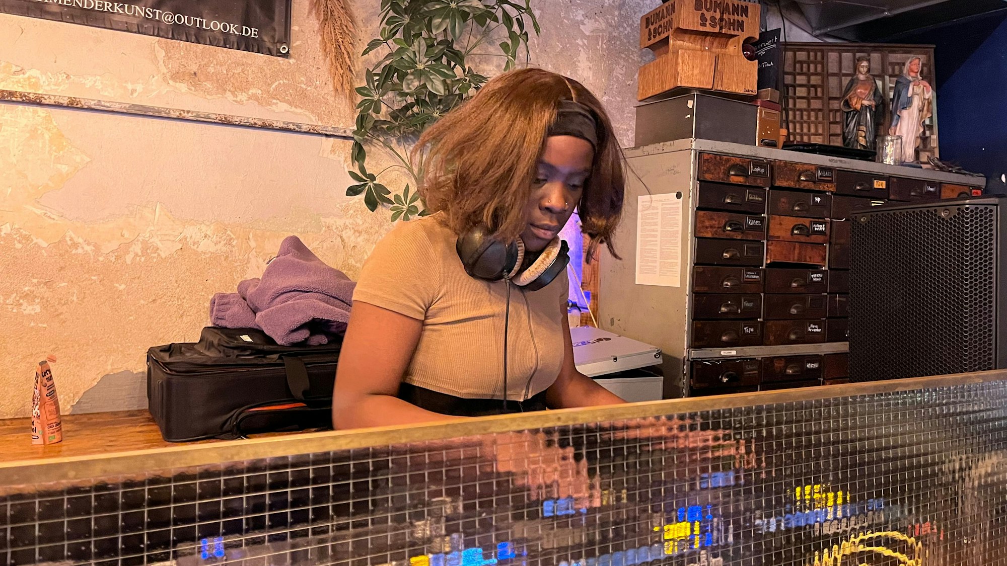Die 22-jährige DJ Medosa legte auf der Veranstaltung auf.