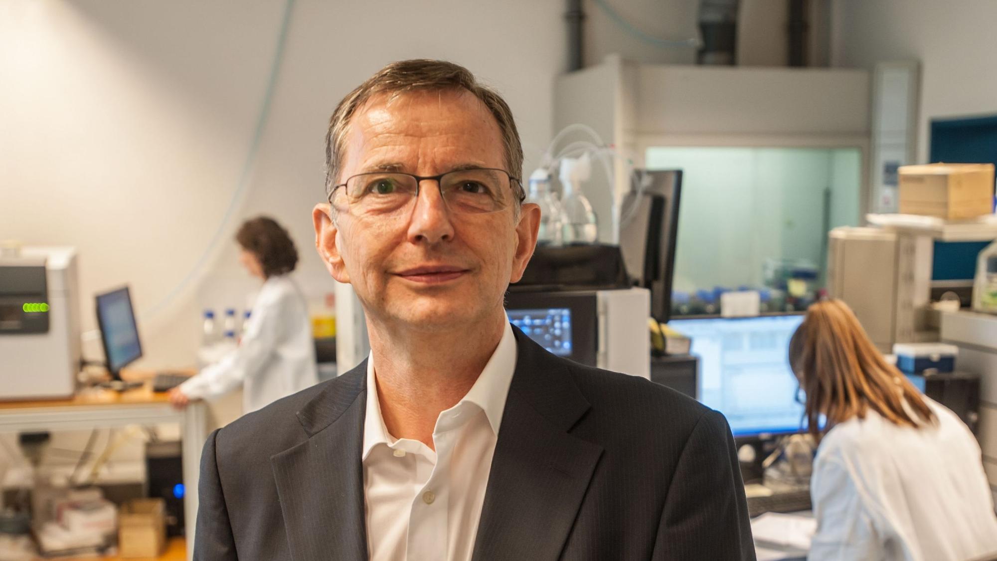 Biofronteras Gründer Hermann Lübbert im Labor