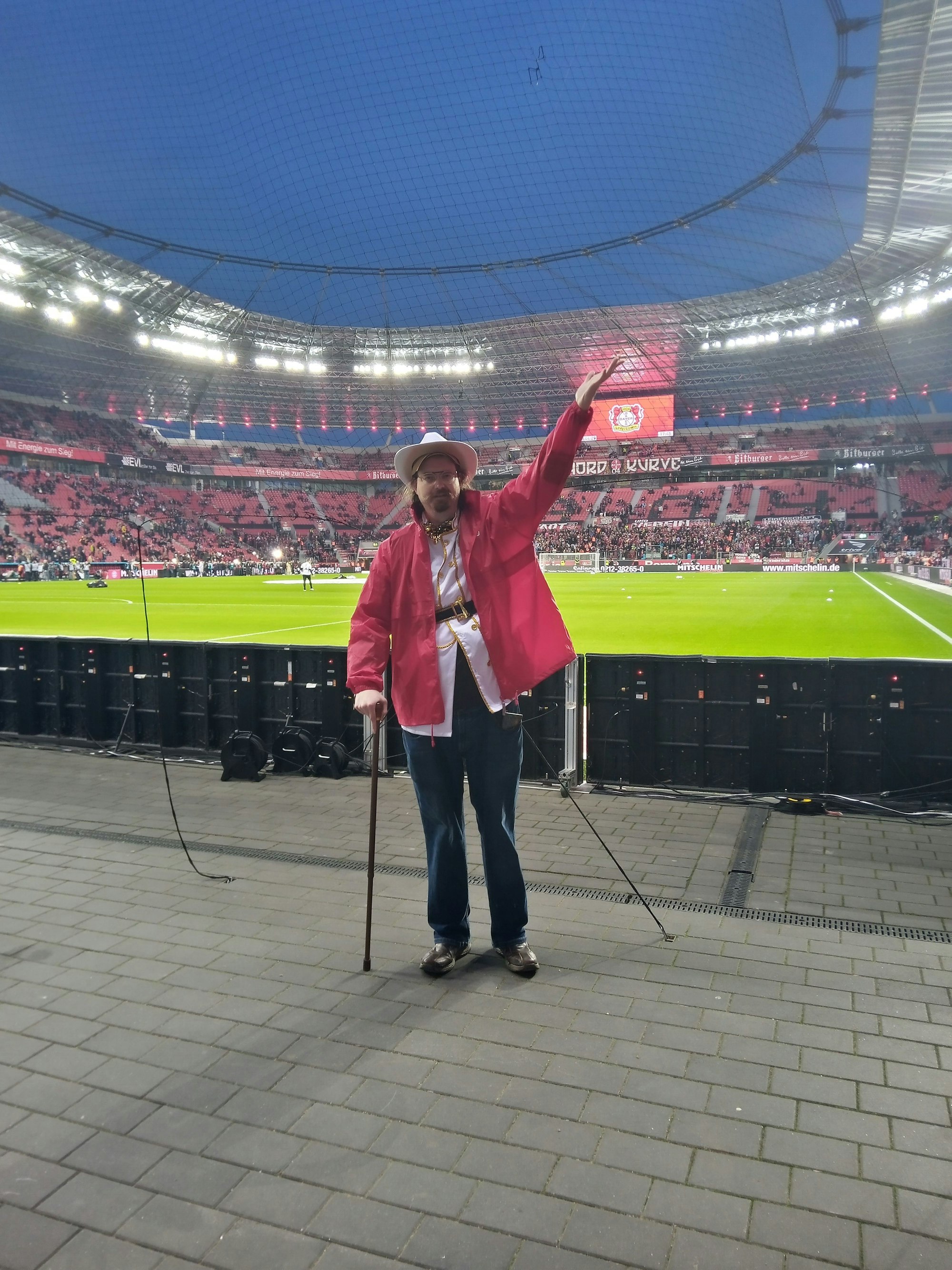 Sebastian Pissarczyk durfte beim Spiel gegen Bayern München als Fahnenschwenker auflaufen.