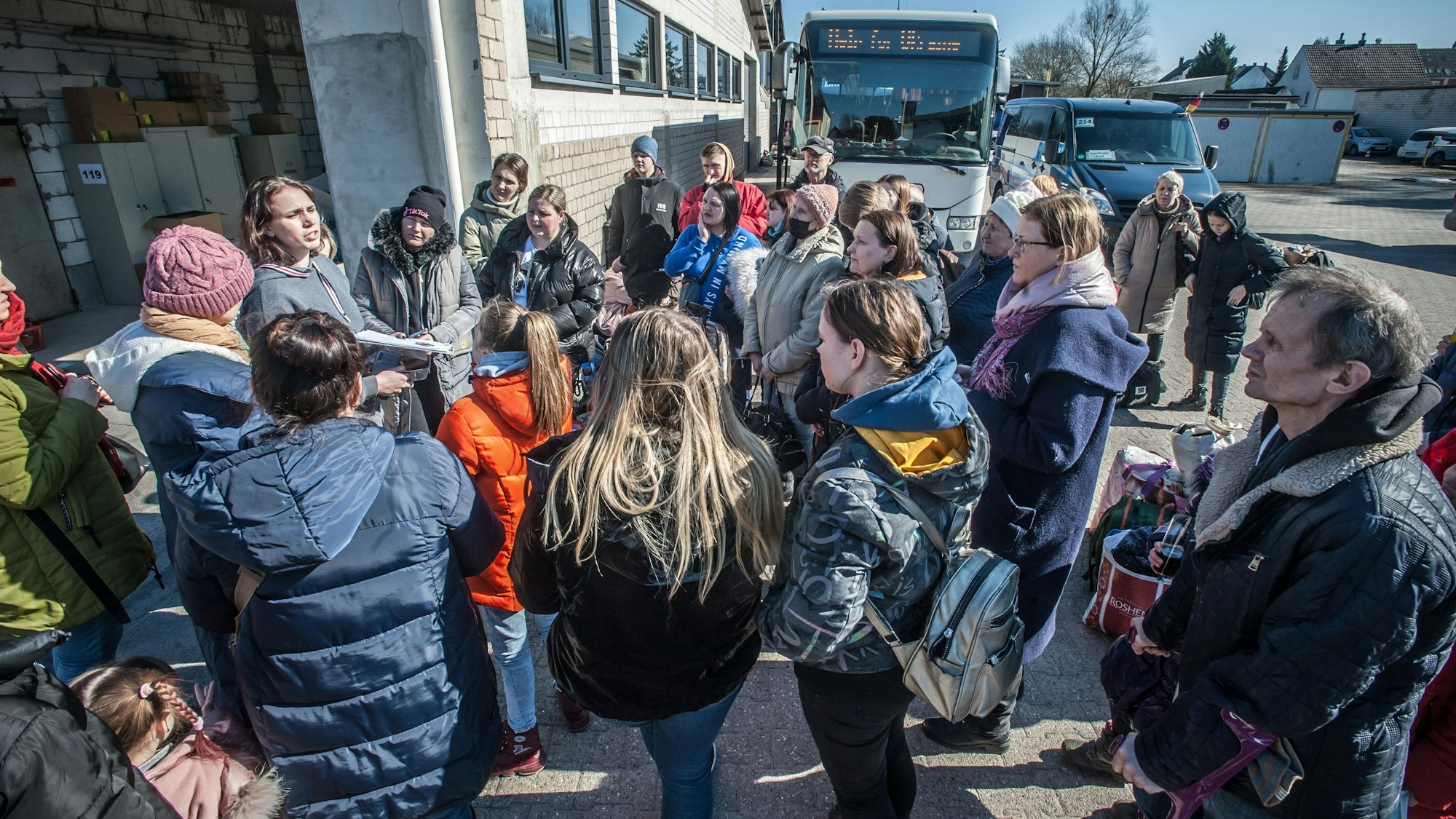 Die Stadt will neue Container für Geflüchtete, hier im April 2022, in der Oberschmitte aufstellen. (Symbolbild)