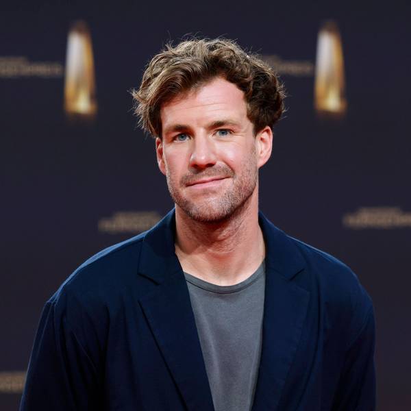Komiker Luke Mockridge bei der Gala des Deutschen Fernsehpreis 2023 im Coloneum.
