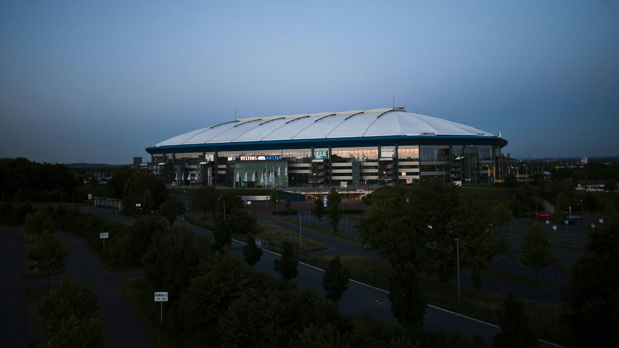 Der FC Schalke 04 hat große finanzielle Probleme zu bewältigen. Ein Stadionverkauf gilt nicht mehr als ausgeschlossen.