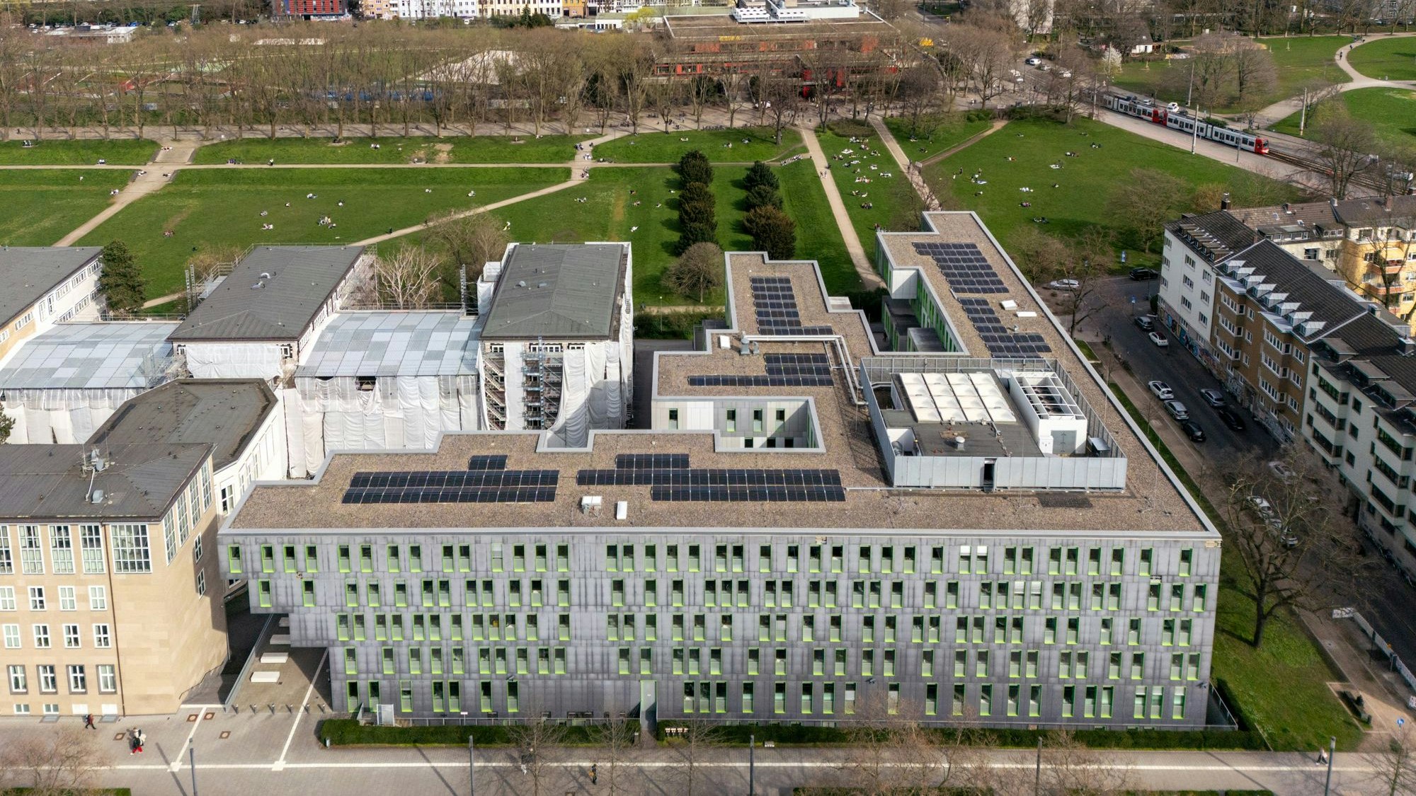 Photovoltaikanlage auf dem Dach des Studierenden-Service-Center (SSC). Fotograf: Ludolf Dahmen