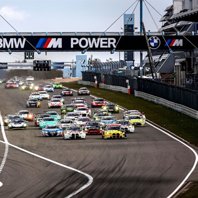 Ein Startfoto vom dritten Lauf der NLS-Saison 2023.