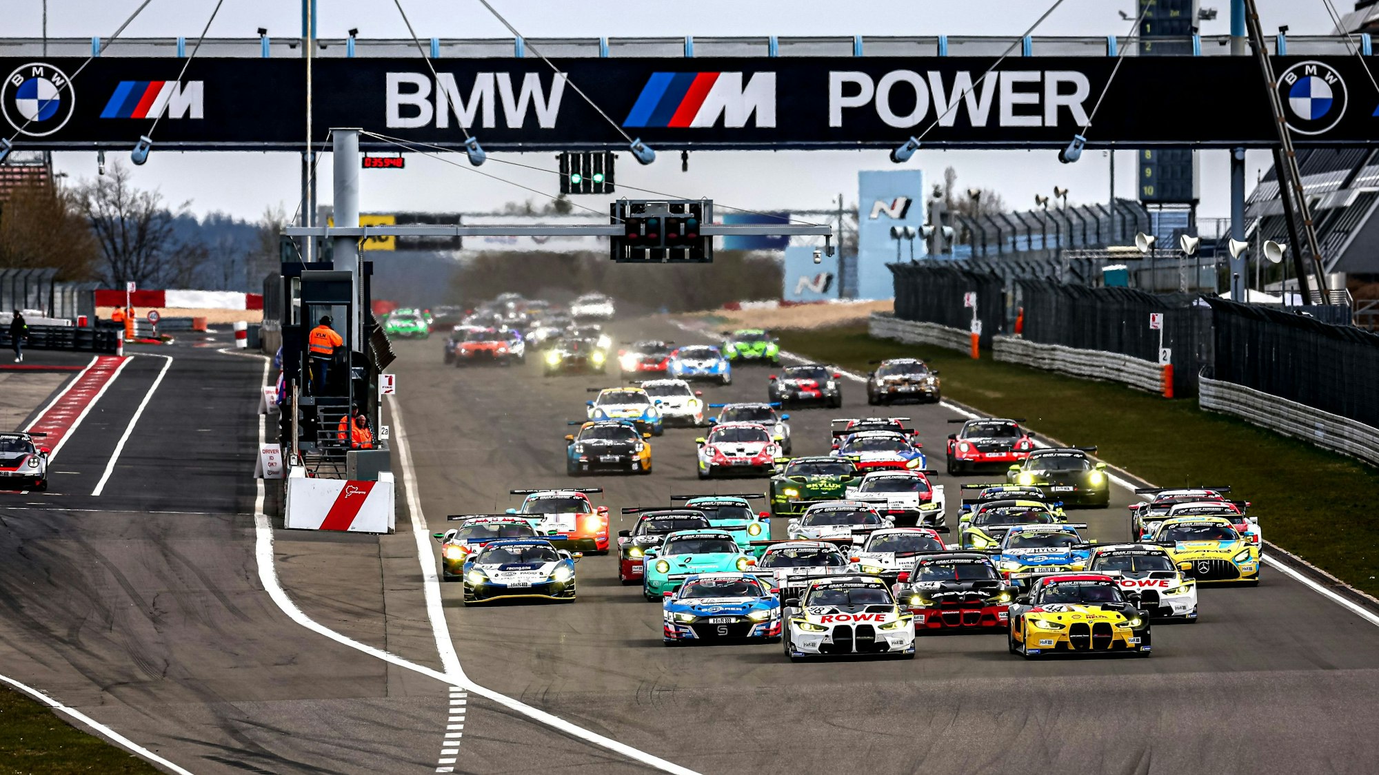 Ein Startfoto vom dritten Lauf der NLS-Saison 2023.