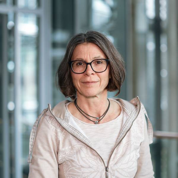 Porträt von Christiane Martin, Grünen-Fraktionsvorsitzende im Kölner Stadtrat.