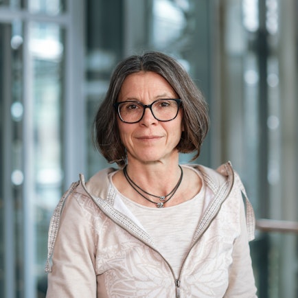 Porträt von Christiane Martin, Grünen-Fraktionsvorsitzende im Kölner Stadtrat.