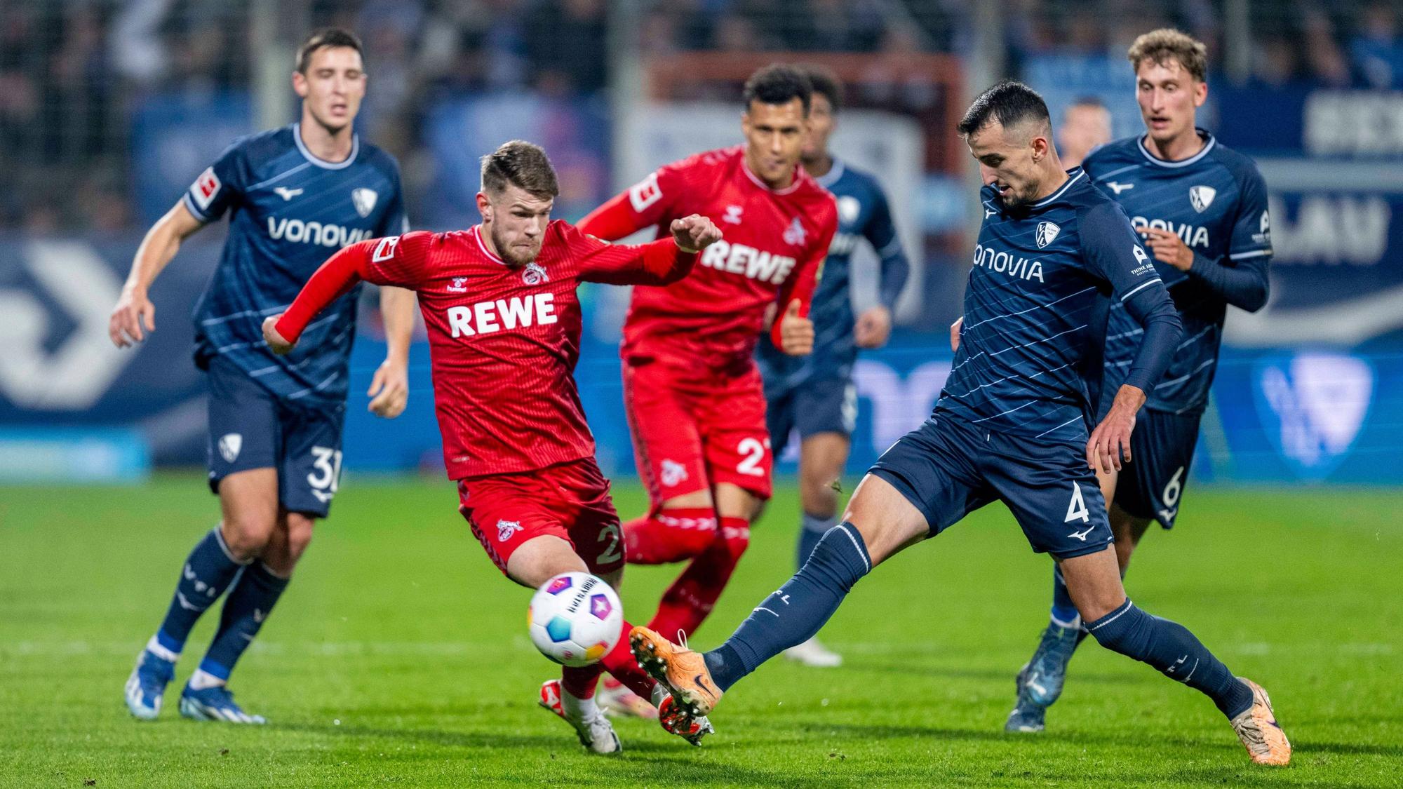 Jan Thielmann und der 1. FC Köln brauchen im Abstiegskampf gegen Bochum dringend einen Sieg. (Archivbild)