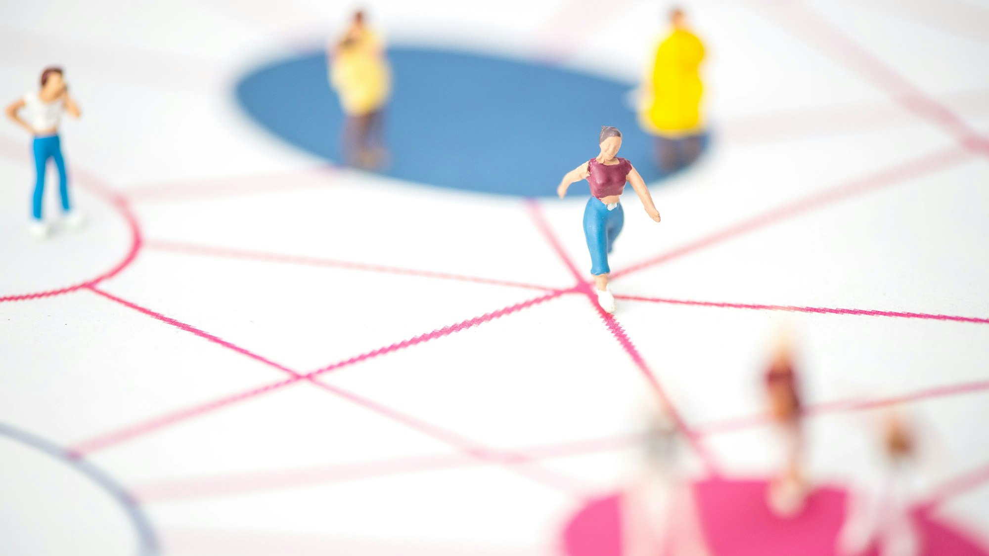 Netzwerkveranstaltungen für Frauen machen es leichter, sich im Selbstmarketing und Kontakte-Knüpfen zu üben.