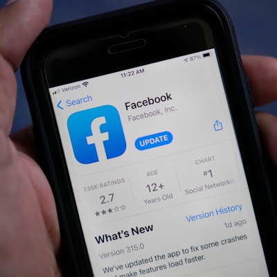 Über Facebook hatte das spätere Opfer sein Smartphone zum Verkauf angeboten.