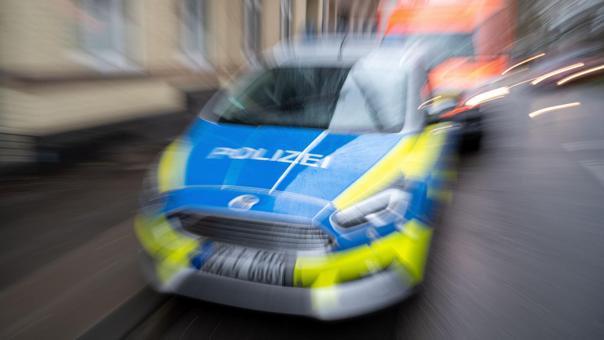Einsatzfahrzeug der Köln Polizei.