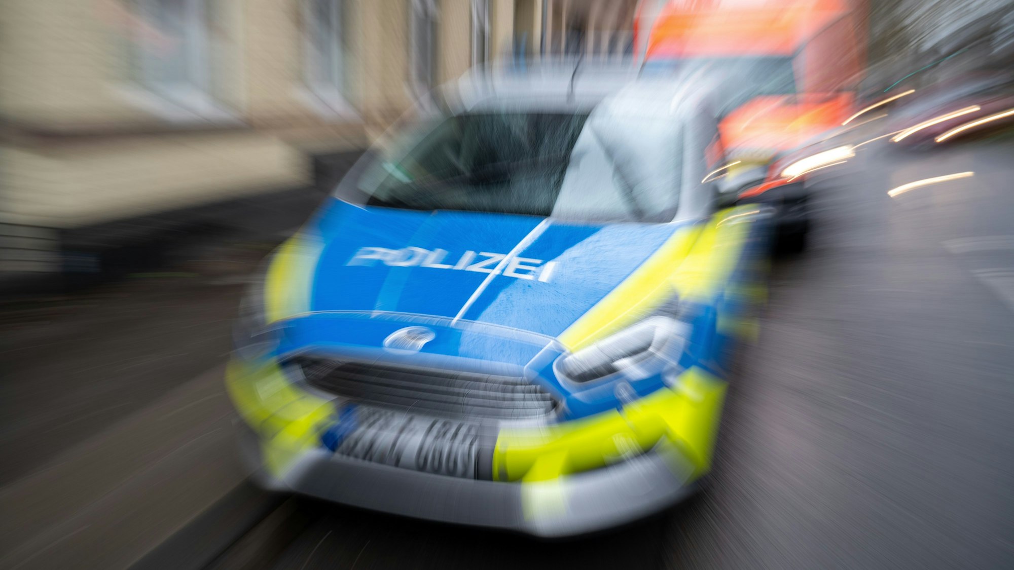 Einsatzfahrzeug der Köln Polizei.