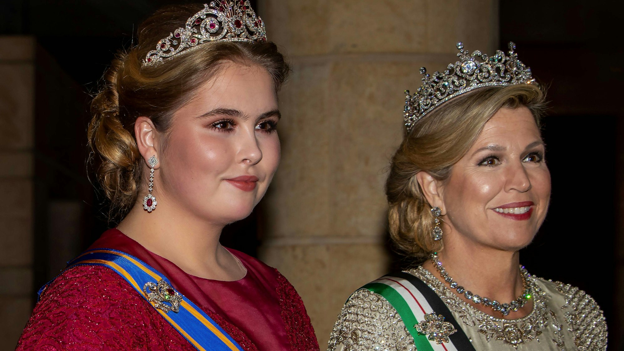 Prinzessin Amalia und Königin Maxima beim jordanischen Hochzeitsempfang.