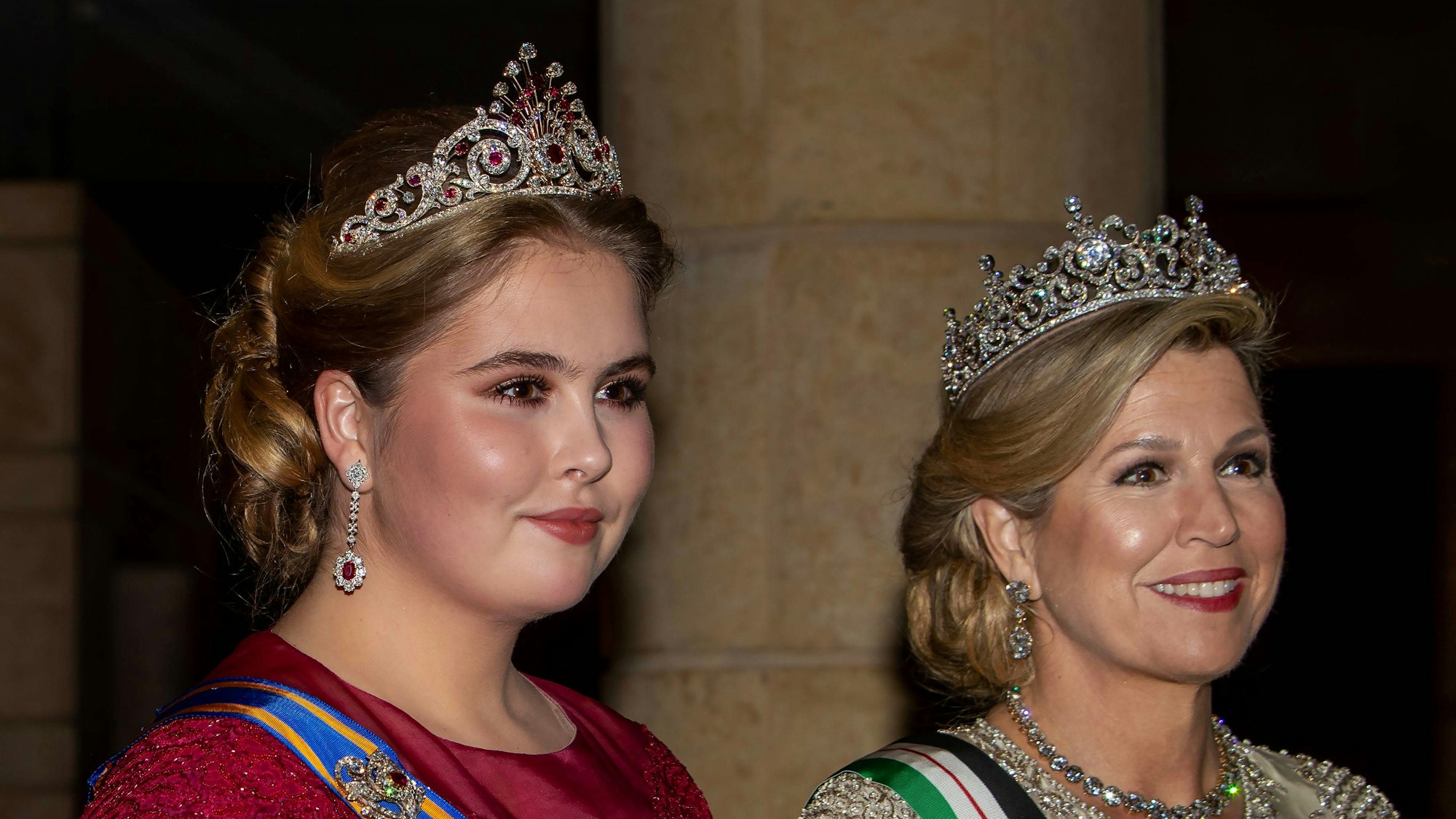 Prinzessin Amalia und Königin Maxima beim Verlassen des Hotels Intercontinental in Amman auf dem Weg zum Hochzeitsempfang im Palast Al Husseiniya in Jordanien