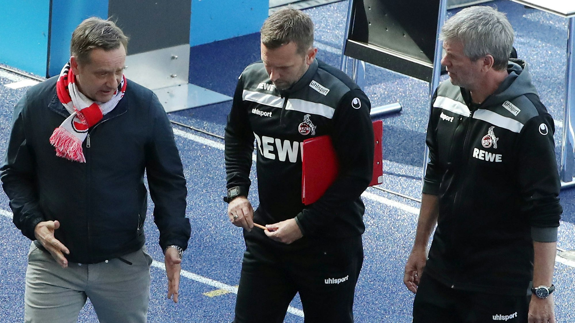 Friedhelm Funkel erklärt Horst Heldt, warum das 0:0 in Berlin der Klassenerhalt war.