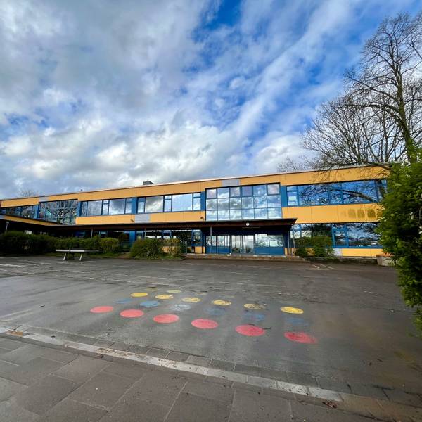 Blick auf die Grundschule.