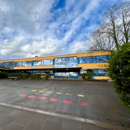 Blick auf die Grundschule.