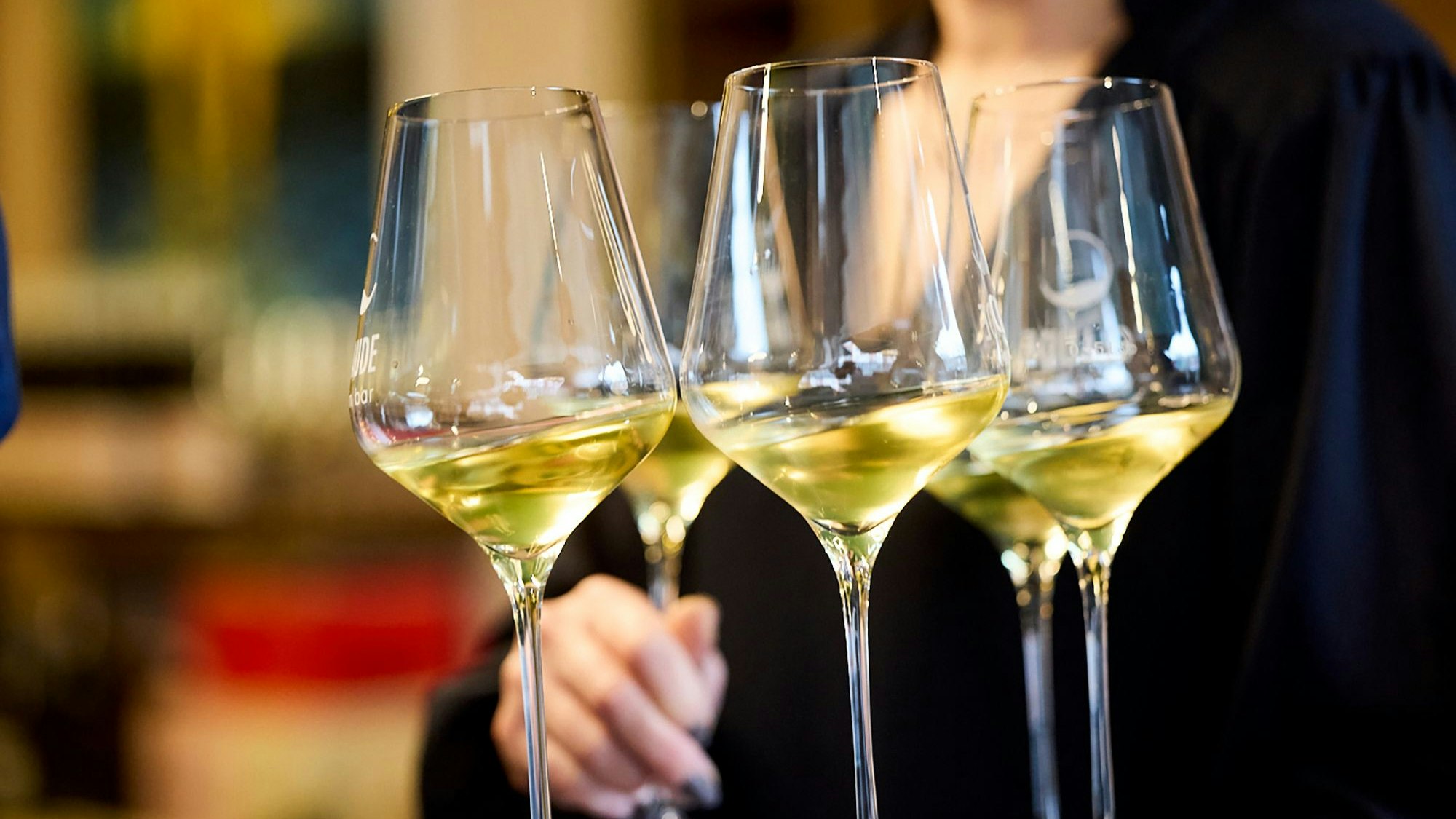 Wein in Gläsern