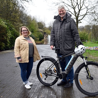 Nümbrechts Tourist-Info-Leiterin Amina Koppenburg und Bürgermeister Hilko Redenius.