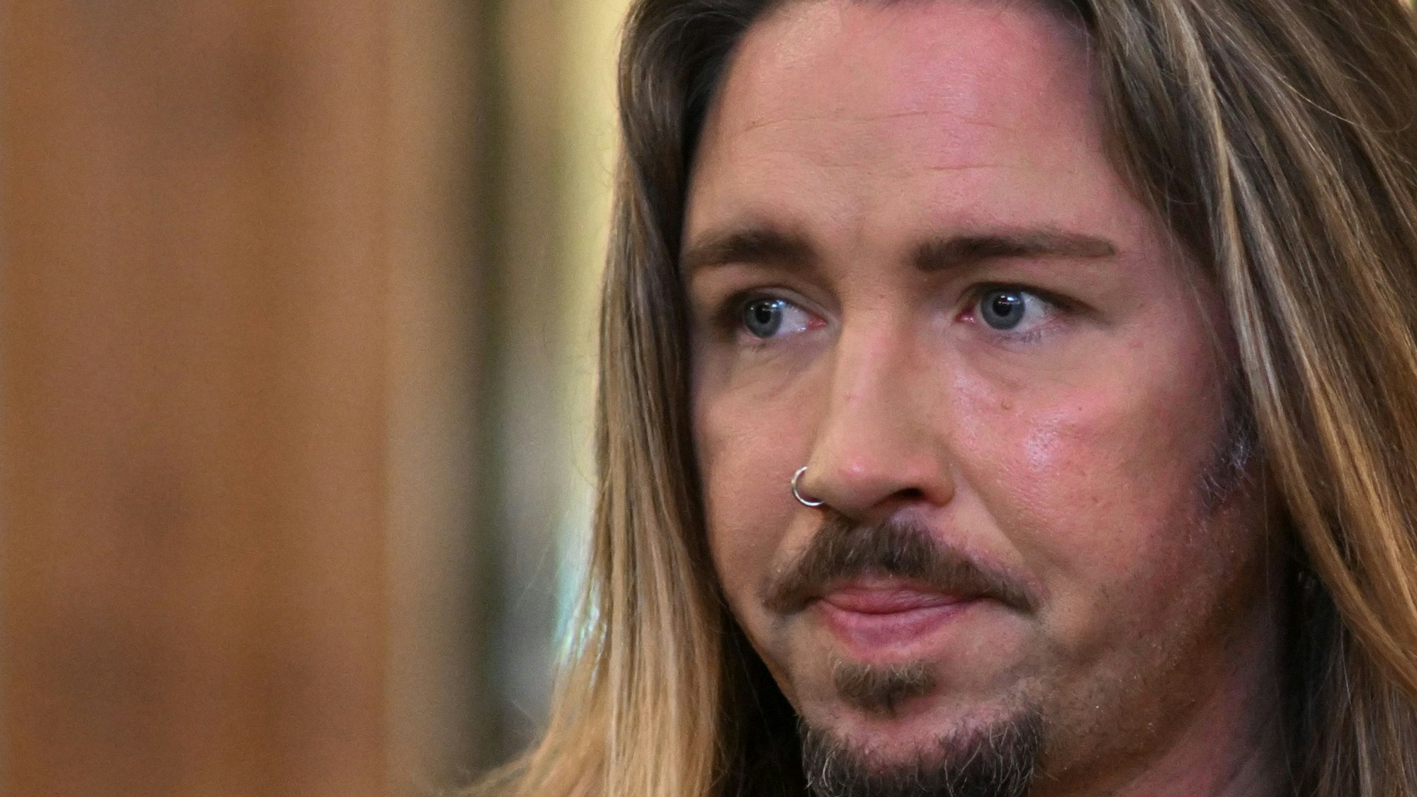 Der deutsche Rockmusiker Gil Ofarim verkauft mehrere Gitarren, mit denen er in den letzten knapp 30 Jahren gespielt hat.