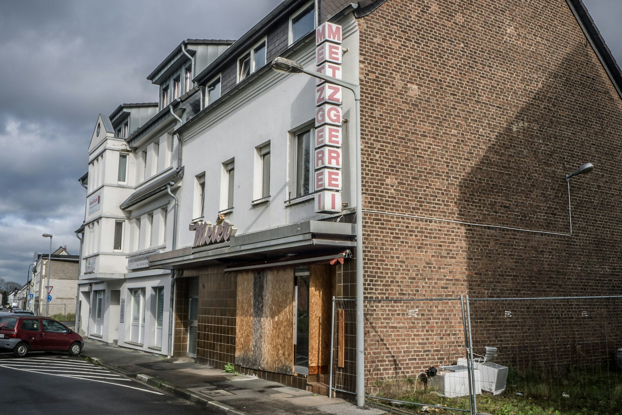 Die ehemalige Metzgerei Meier mit Wohnungen darüber.