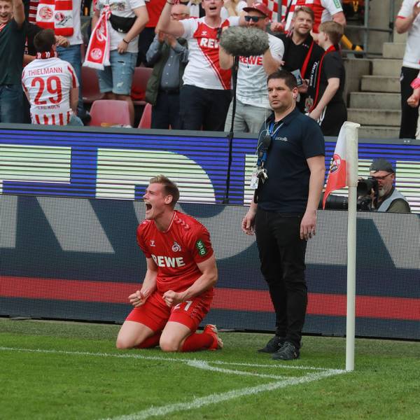 Steffen Tigges, Stürmer des 1. FC Köln, jubelt nach dem erlösenden Ausgleich kurz vor Schluss über sein erstes Saisontor.