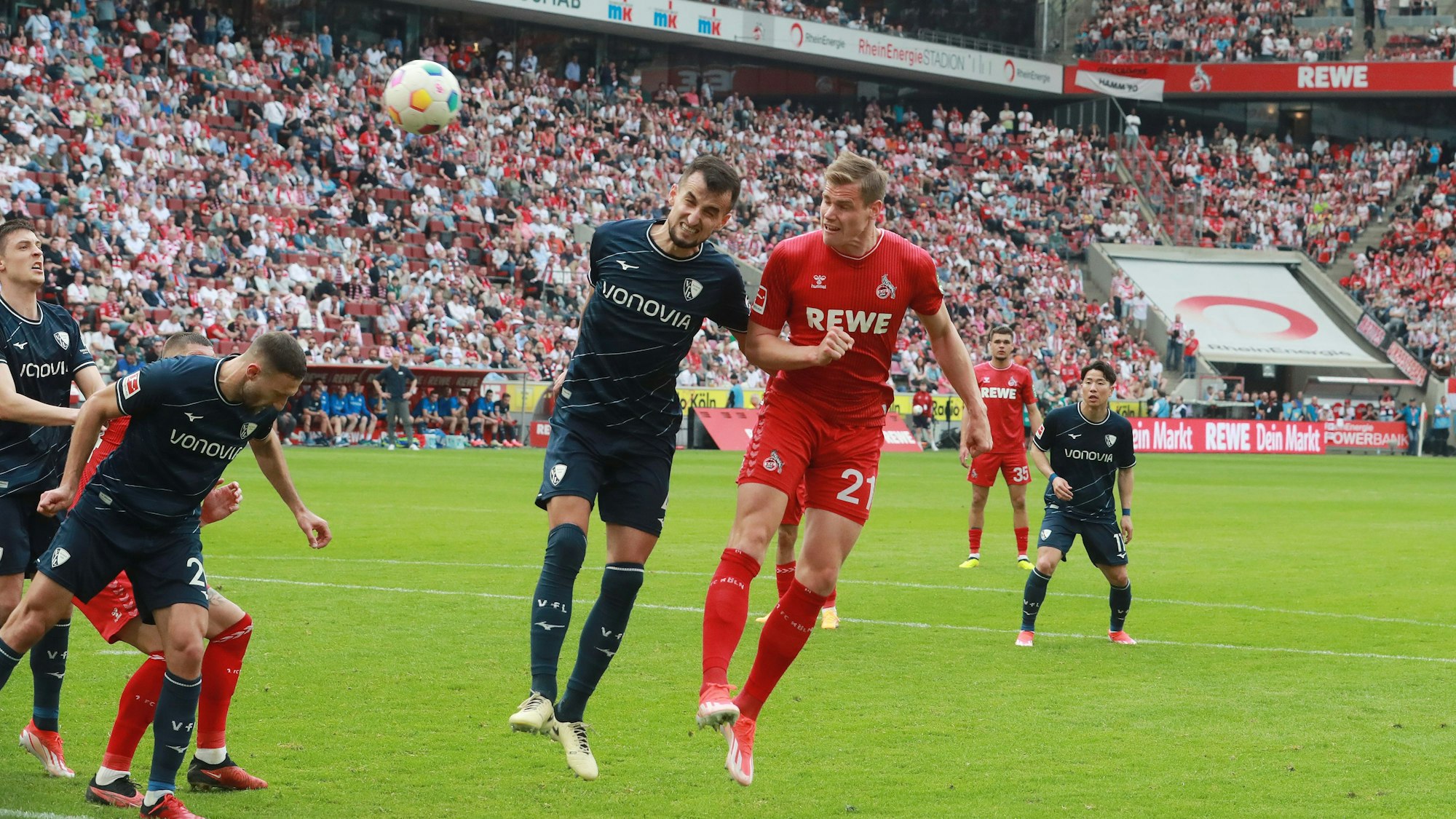 Tiggs Masovic Kopfballduell