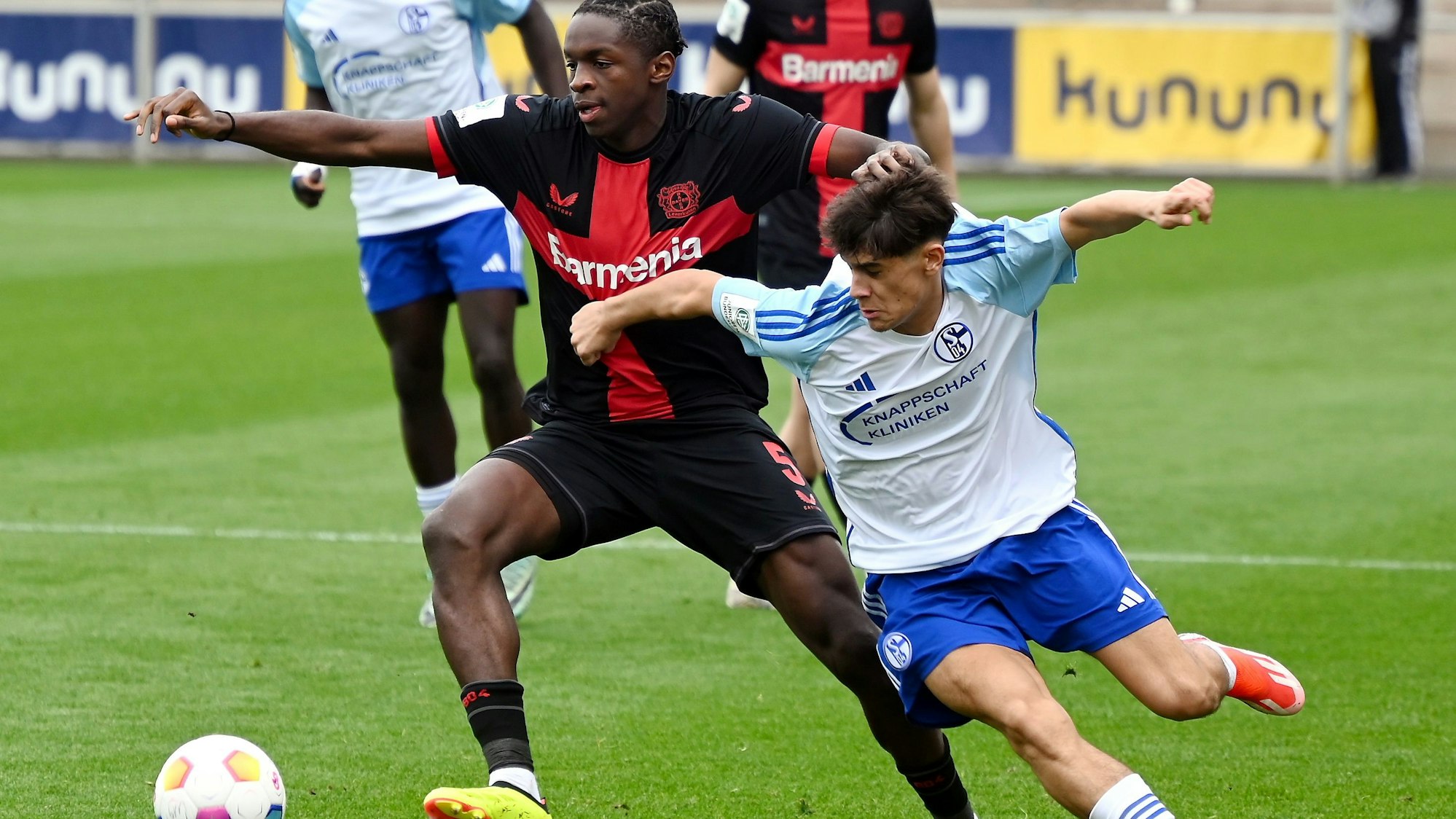 07.04.2024, Fuissball-A-Junioren-Bayer 04-Schalke 04
links: Noah Mbamba-Muanda (Bayer)
Foto: Uli Herhaus