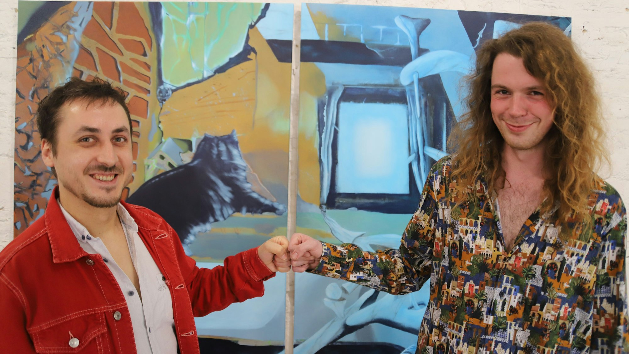 In der Galerie Sassen im Kelterhaus stellen Anibal Maximilian Kostka (l.) und Moritz Kral aus, hier vor ihrem Gemeinschaftswerk.