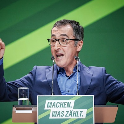 Cem Özdemir (Grüne), Bundesminister für Ernährung und Landwirtschaft, spricht beim Bundesparteitag der Grünen. (Archivbild)