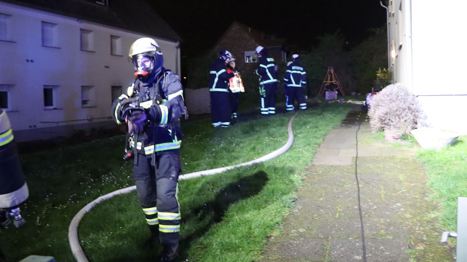 Mit einem Großaufgebot von Rettungskräften, Feuerwehr und Polizei waren die Einsatzkräfte vor Ort.
