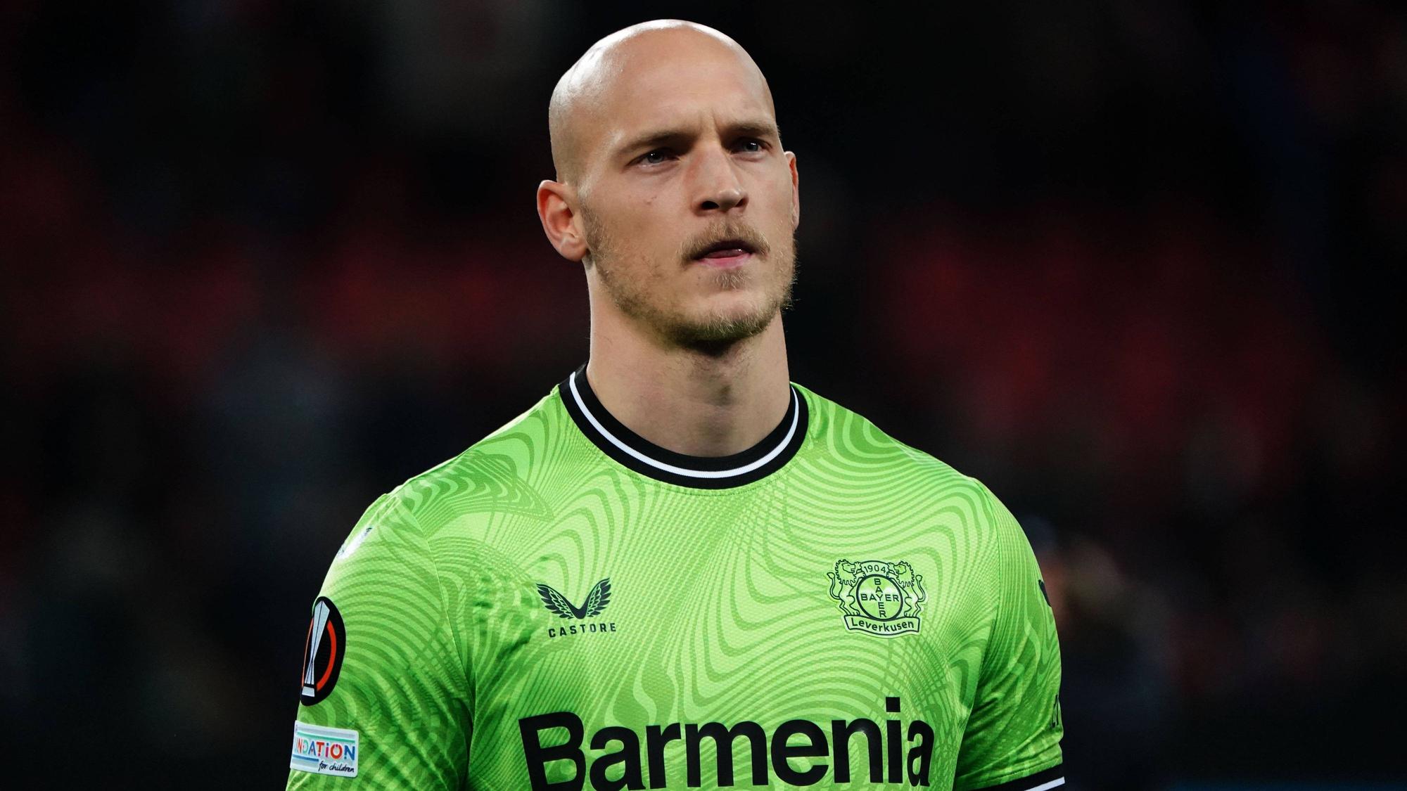 Fussball, UEFA Europa League 2023/2024, Gruppenphase , Gruppen H, Spieltag 6, Bayer 04 Leverkusen - Molde FK, 14.12.2023, Bayarena Leverkusen, Niklas Lomb TW Bayer 04 Leverkusen . Aktion, Einzelbild *** Football, UEFA Europa League 2023 2024, Group stage , Group H, Matchday 6, Bayer 04 Leverkusen Molde FK, 14 12 2023, Bayarena Leverkusen, Niklas Lomb TW Bayer 04 Leverkusen action, single image