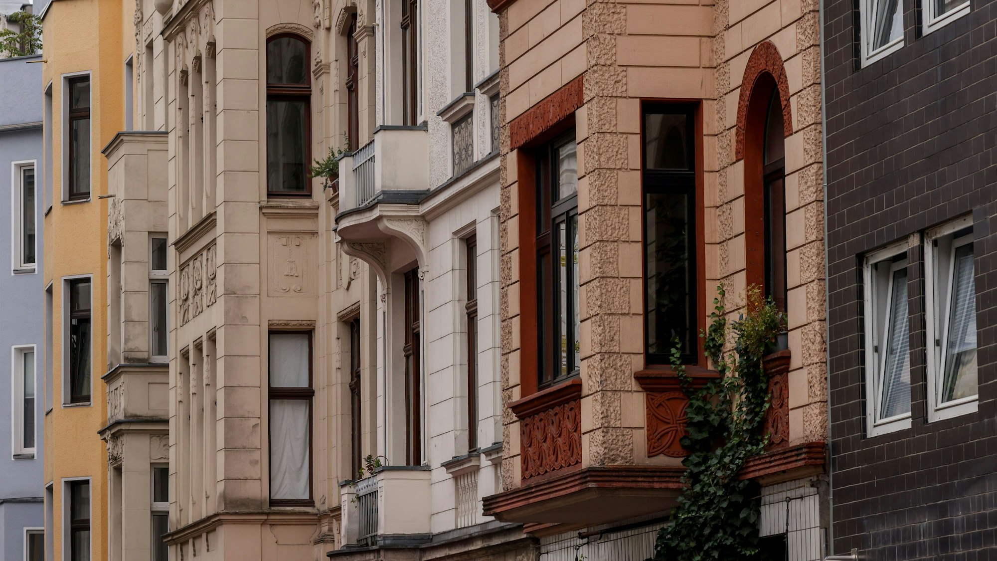 Altbauwohnungen sind in Köln selten und stark nachgefragt.