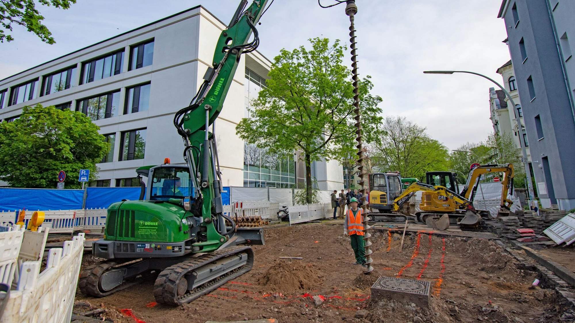 Das Tiefbauamt der Stadt Bonn hat mit den Bohrungen am Montag begonnen.