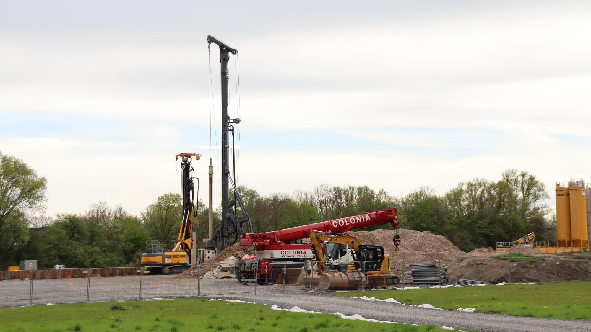 Die Schaffung des neuen Rheindükers beschert dem Süden Flittards eine große Baustelle. Foto: Uwe Schäfer